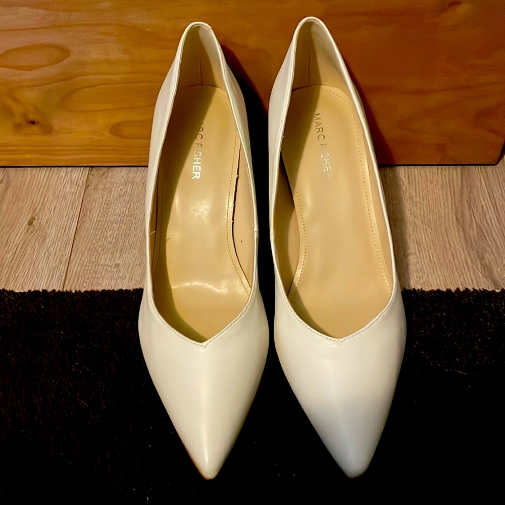 Marc Fisher cream colored shoes